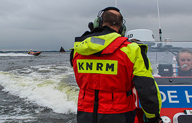 Hulpdiensten uitgerukt op Persoon Te Water Beach Inn Noordzee Wtr Noordzee in Ijmuiden